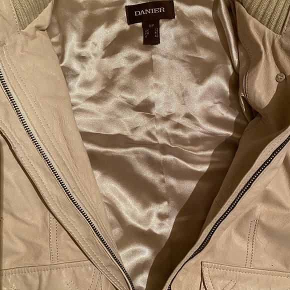 COPY - Danier genuine leather jacket - Picture 2 of 5